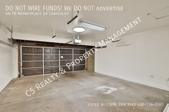 Building Photo - 217 E Fordham Dr