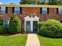 Building Photo - 708 Windsor Dr N
