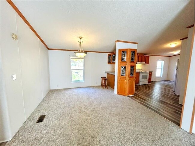 Building Photo - 398 Township Rd 344