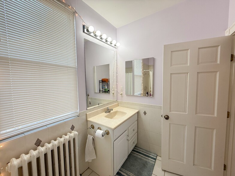 Building Photo - 283 Summer St