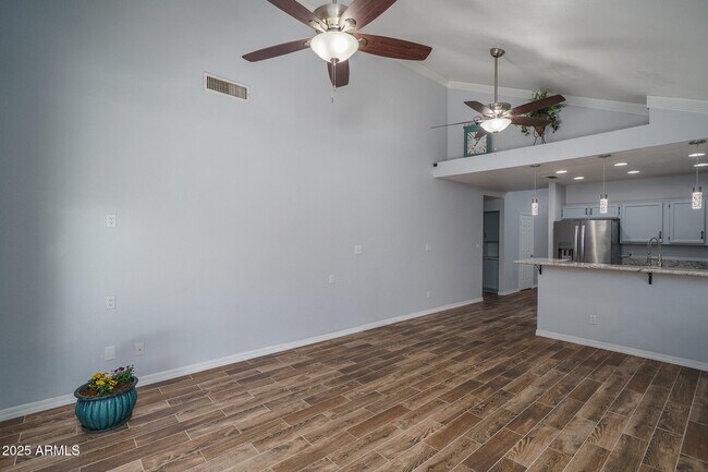 Building Photo - 6820 S Roosevelt St