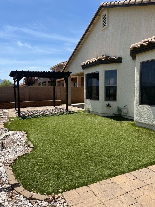 Building Photo - 1307 Paso Robles Ave