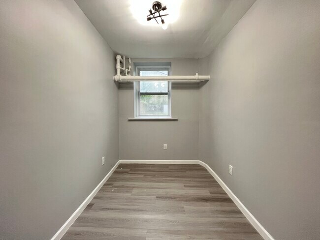36 Sherman Pl Bsmt - 35 Sherman Pl