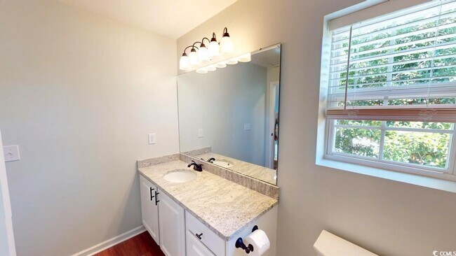 Building Photo - 1000 Pembroke Ct