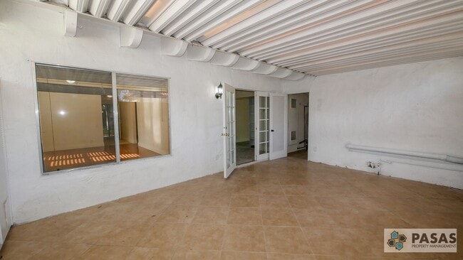 Building Photo - Point Loma Condo - Single-Story End Unit with Sunroom & 2 Covered Parking Spots