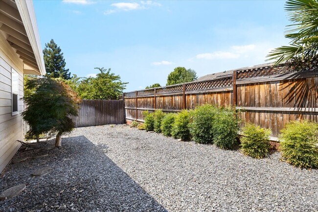 Building Photo - 2485 Greenfield Ct