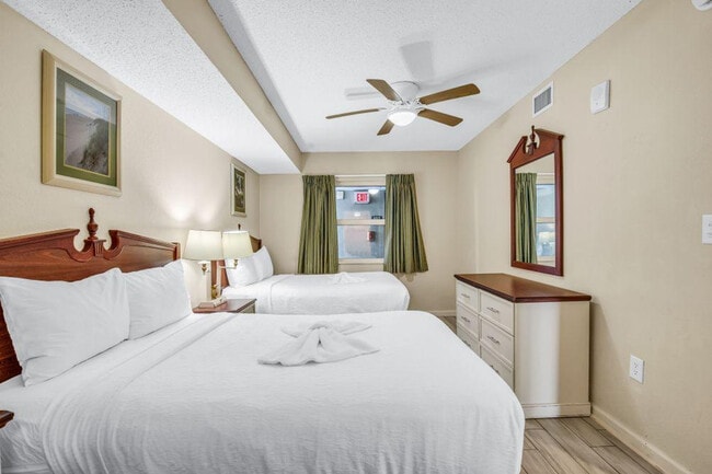 Building Photo - 3548 Alexandria Ave