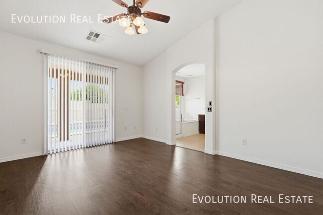 Building Photo - 3287 S Cottonwood Dr