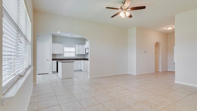 Building Photo - 13033 Tobin Dr