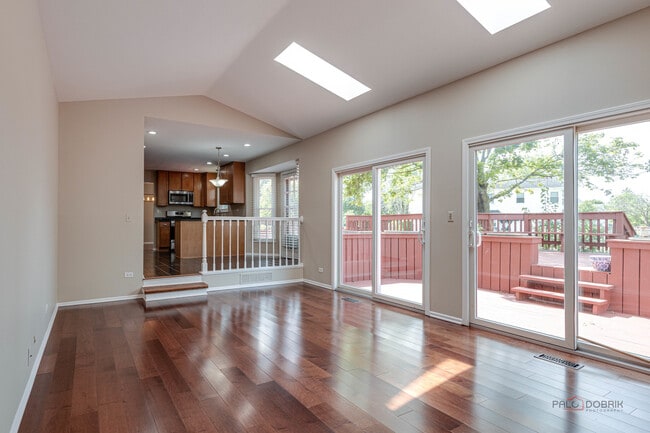 Building Photo - 285 Stanton Dr