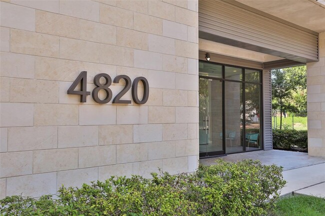 Building Photo - 4820 Caroline St