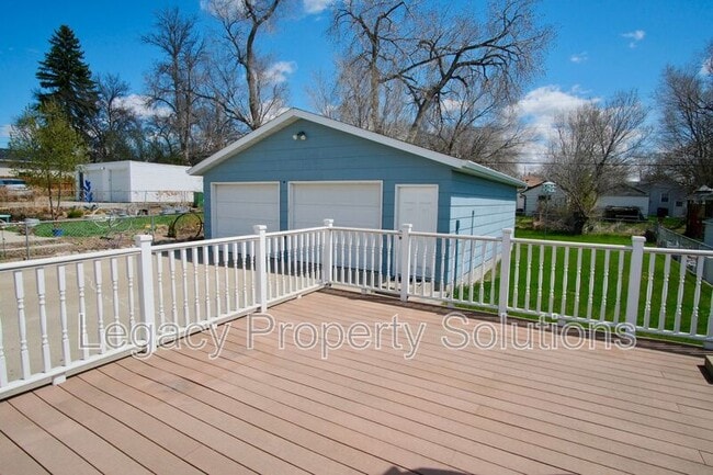 Building Photo - 609 N 13th St