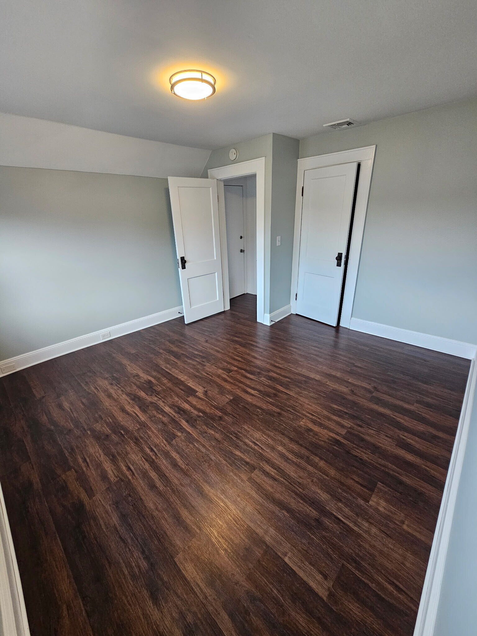 Bedroom - 675 Courtland Ave