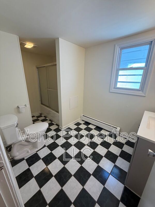 Building Photo - 91 Egbert St