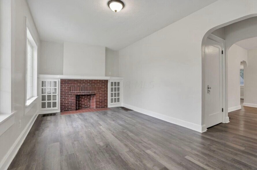 Living Room - 1364 S Champion Ave