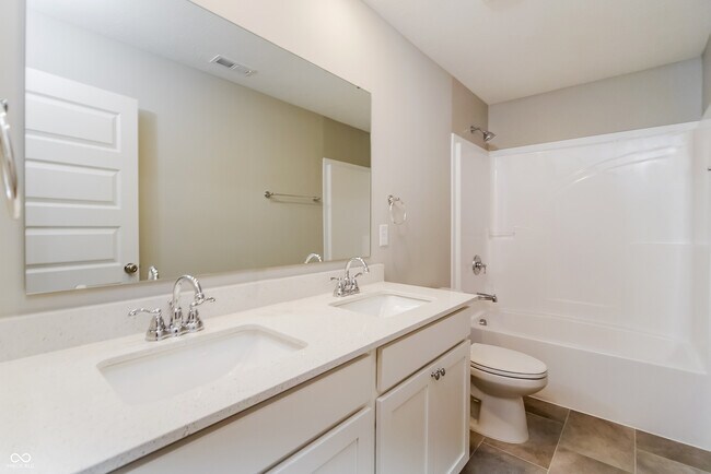 Building Photo - 9237 Larson Dr