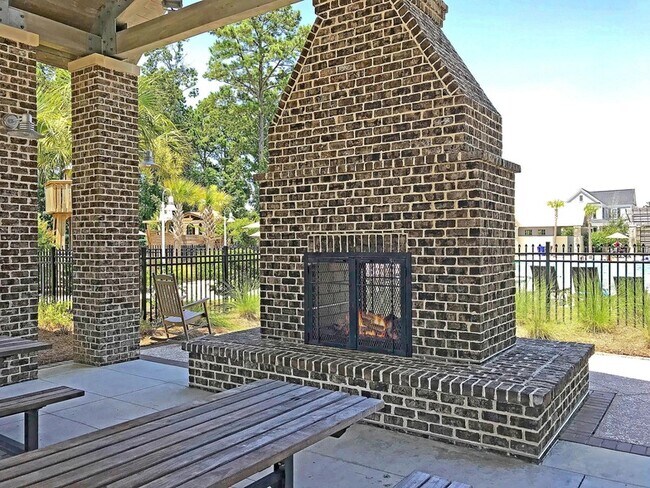 Building Photo - 1575 Watt Pond Rd