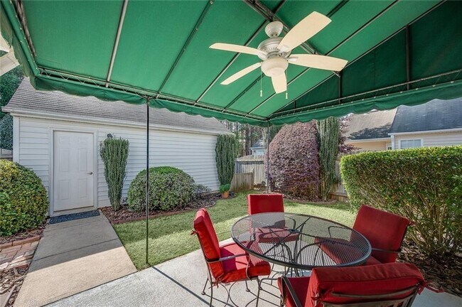 Building Photo - 2041 Greenhill Pass