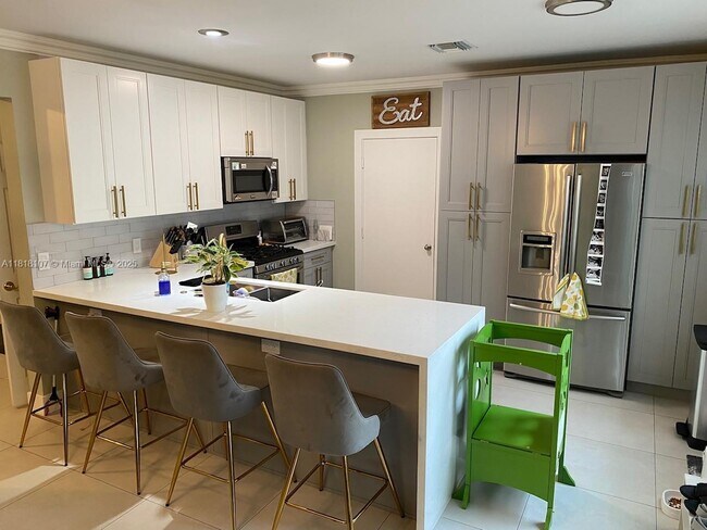 Building Photo - 10931 Jewel Box Ln