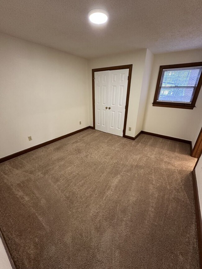 Building Photo - 3525 Ivy Commons Dr