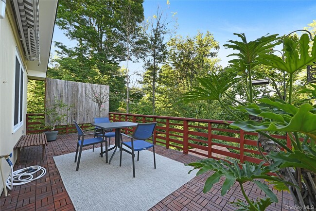 Building Photo - 47 Mountainview Dr