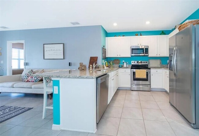 Building Photo - Clean & Newer Single Family Smart Home - N...