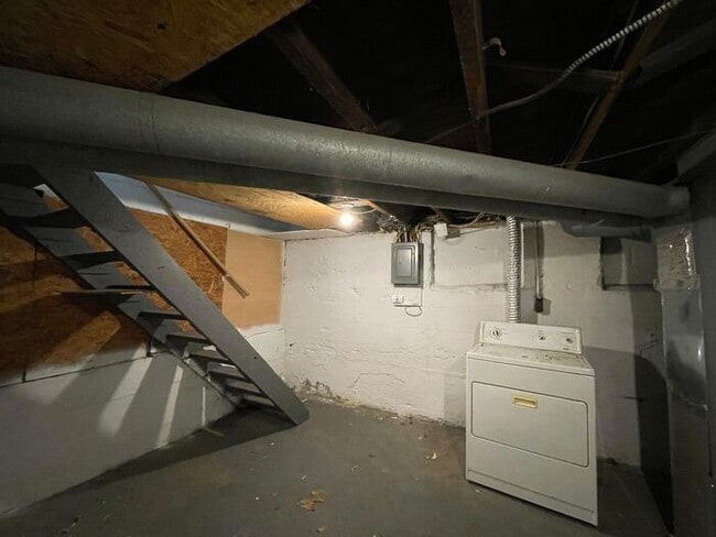 Building Photo - Inviting 2-Bedroom Apartment with Ideal Am...