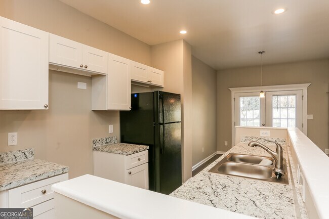 Building Photo - 1011 Parsons St SW