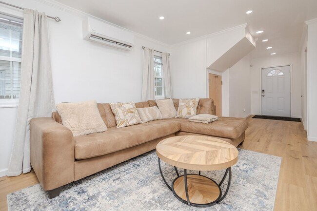 Building Photo - 138 D View Ave