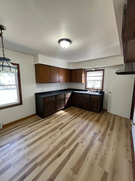 Building Photo - 5050 N 57th St