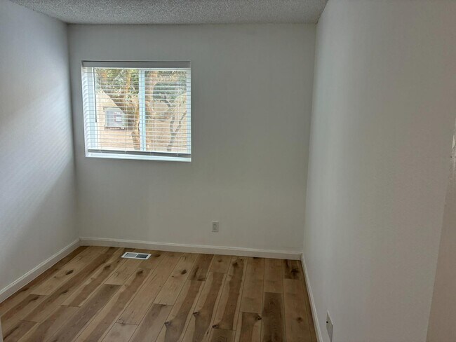 Building Photo - 3550 Carter Dr