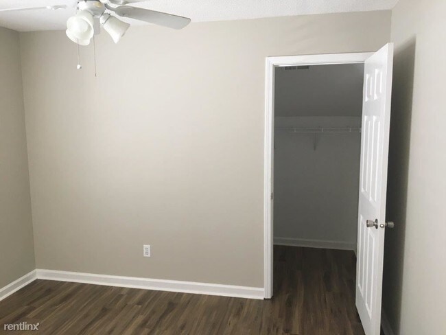Building Photo - 10233 Sterling Ridge Dr