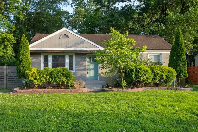 Building Photo - 2129 Crystal Dr