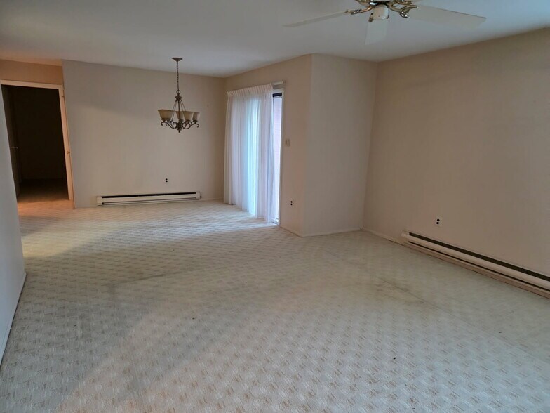 Living Room Dining Room - 78 Overlook Way