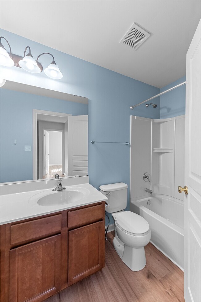 Building Photo - 467 Parkgate Dr