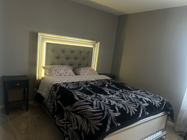 Building Photo - 2995 Henley Ln