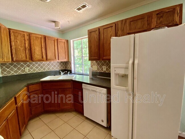 Building Photo - 3914 Aster Dr