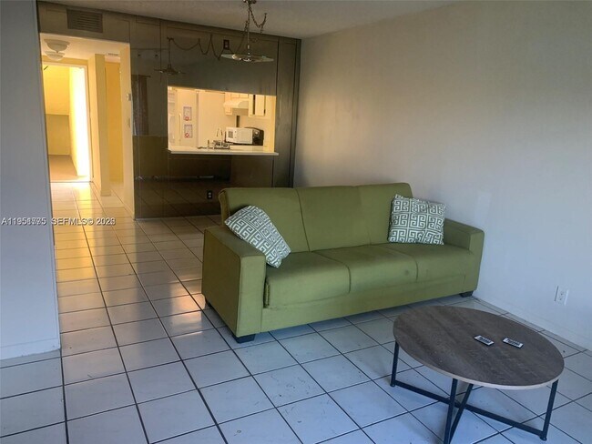 Building Photo - 10009 Winding Lake Rd