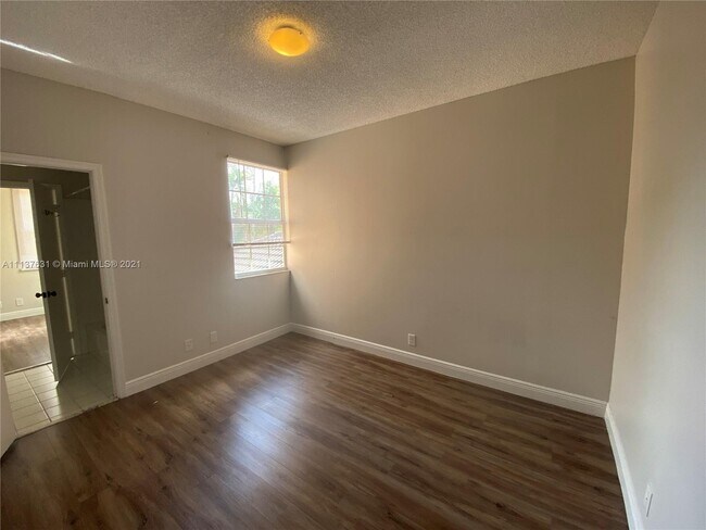 Building Photo - 1575 Veracruz Ln