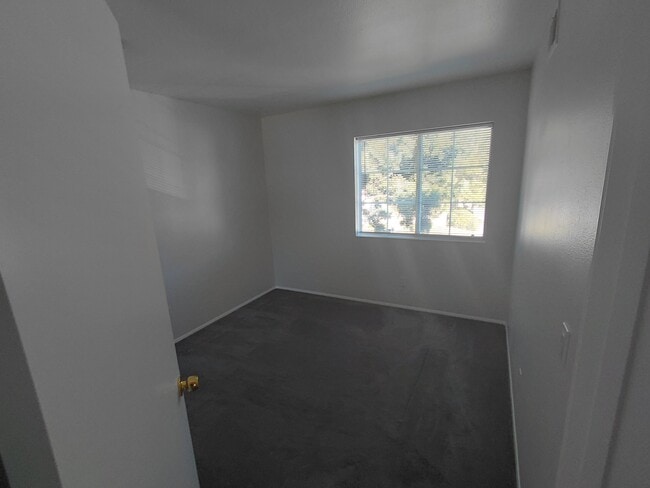 Building Photo - 2289 Willow Creek Cir