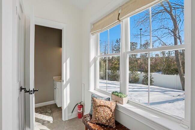 Building Photo - 279 W Central St