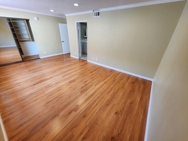 Building Photo - 1502 Rock Glen Ave