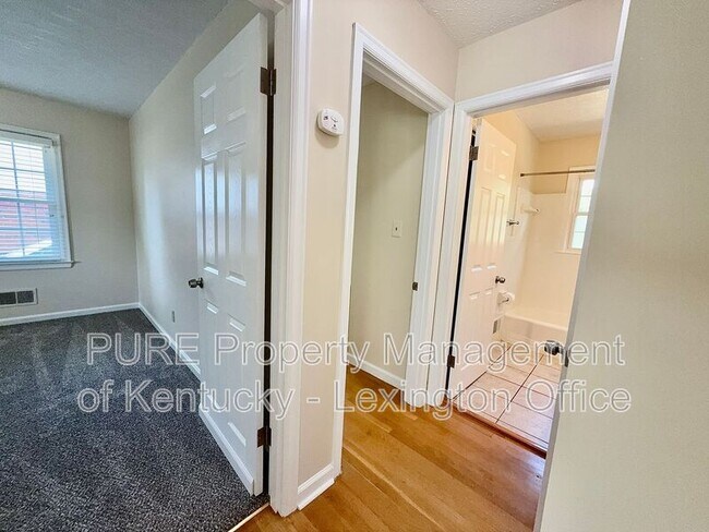 Building Photo - 2077 Dogwood Dr