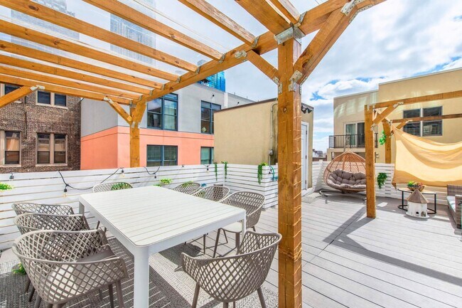 Building Photo - 81 Montgomery St