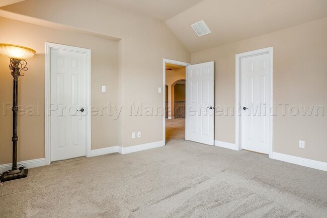 Building Photo - 2911 Pino-