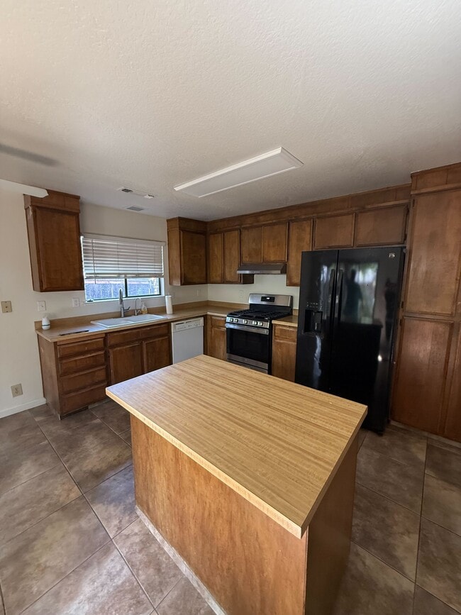 Building Photo - 5083 Moss Creek Cir