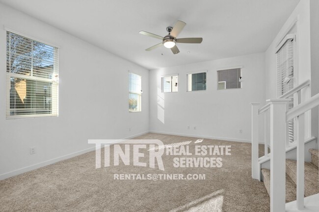 Building Photo - 220 Cinema St