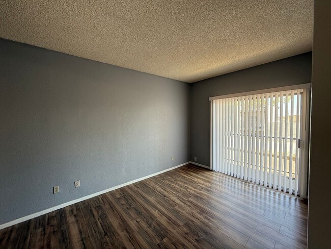 Building Photo - A566
