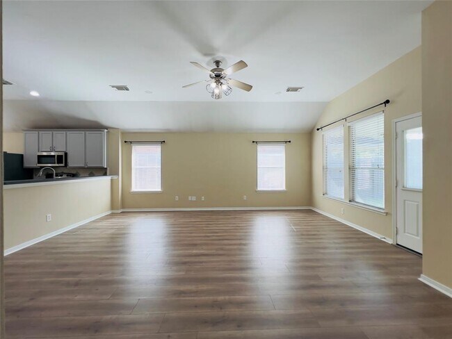 Building Photo - 6143 Galloway Ln