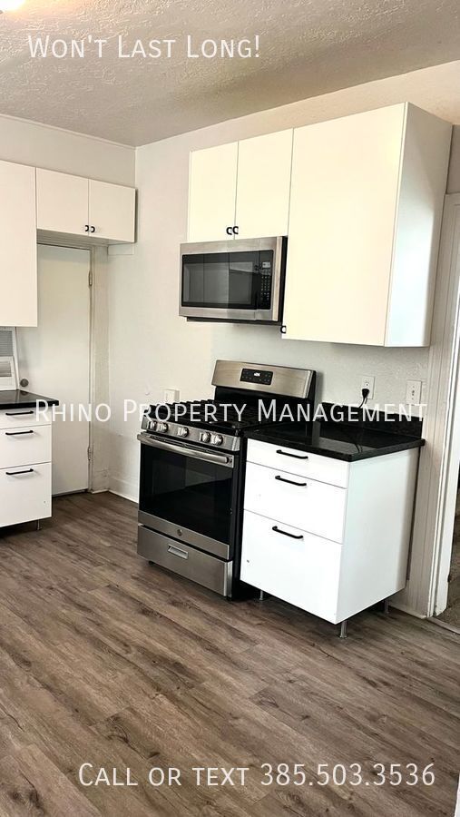 Building Photo - 807 20th St